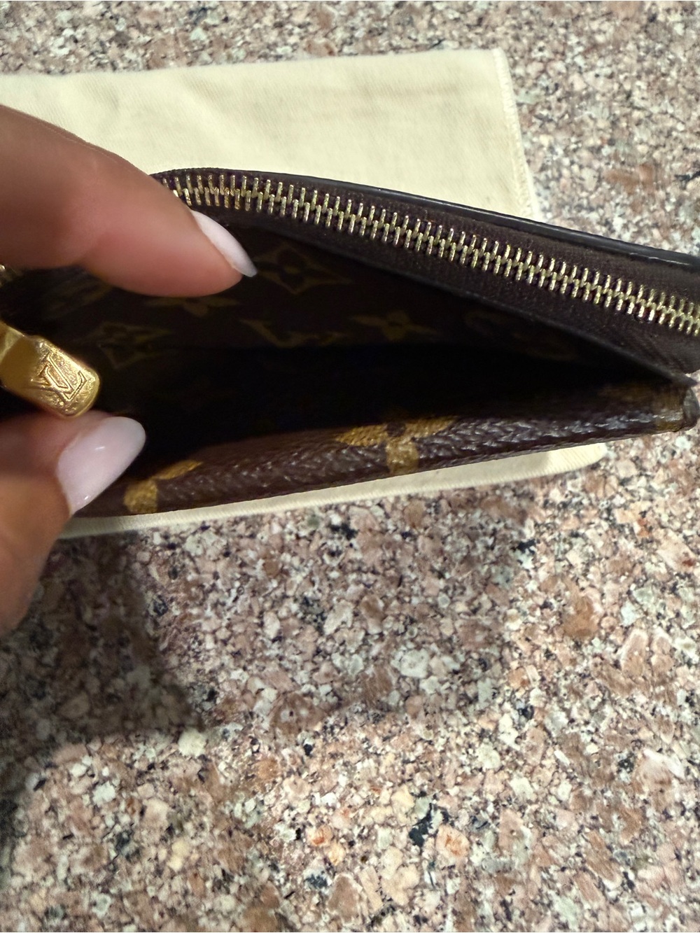 Louis Vuitton Monogram Recto Verso - Picture 4 of 10